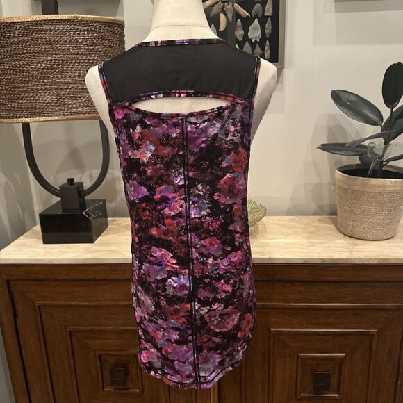 Lululemon Pink Fluoro Floral Multi Print Cutout Sculpt Tank Sleeveless Top Sz 8 - Picture 4 of 5